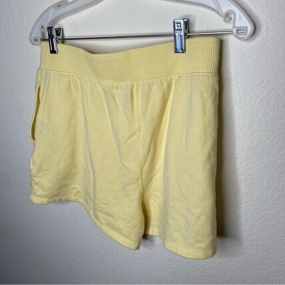 Hollister NWOT Light yellow lounge shorts - Picture 5 of 6